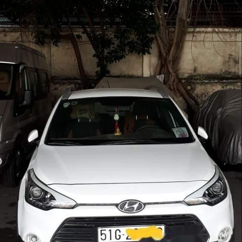 Bán Hyundai i20 Active 2016, màu trắng, xe nhập còn mới