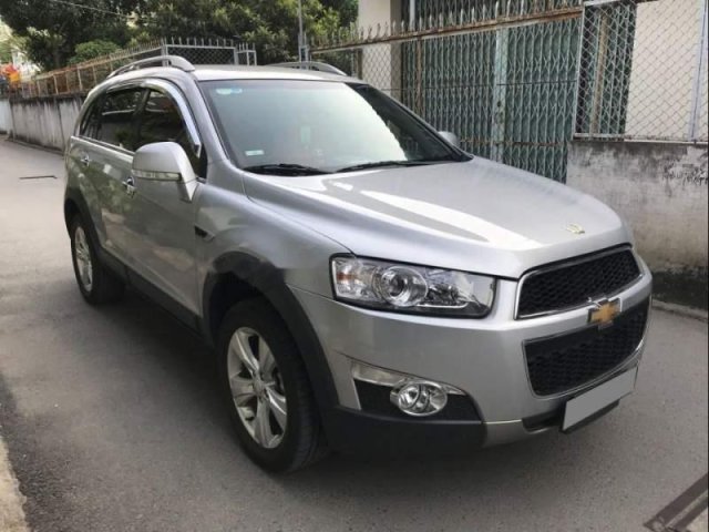 Bán xe Chevrolet Captiva LT đời 2014, màu bạc, giá chỉ 517 triệu