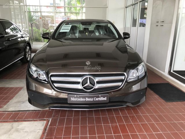 Bán Mercedes E250 cũ lướt chính hãng, ĐK 8/2018