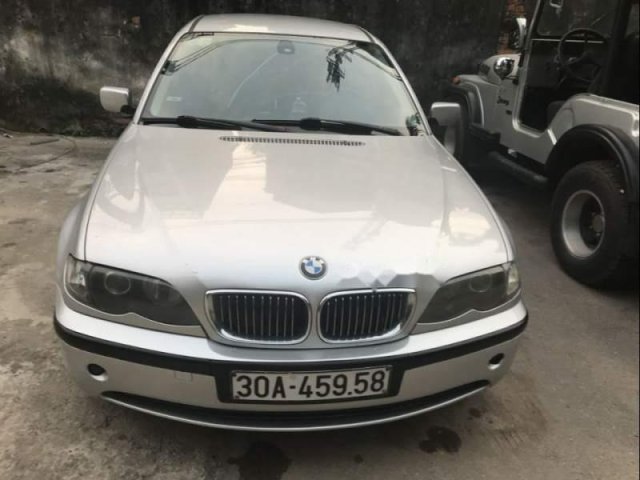 Bán ô tô BMW 3 Series 318i sản xuất 2003, máy còn tốt