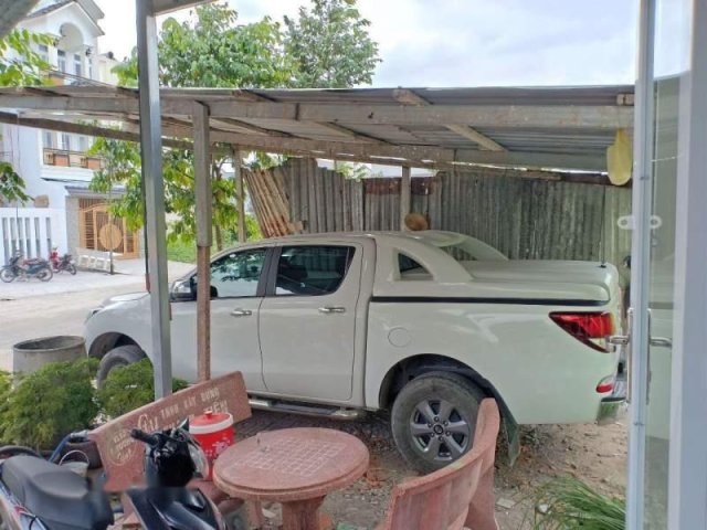 Bán xe Mazda BT 50 năm sản xuất 2016, màu trắng, nhập khẩu, số sàn, 560tr