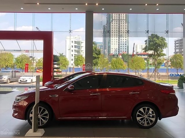 Bán ô tô Kia Optima 2.0G AT đời 2018, màu đỏ