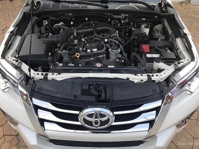 Bán Toyota Fortuner 2.7V 4x2 AT 2017, màu trắng, nhập khẩu số tự động