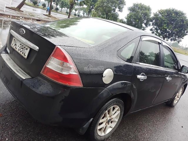 Cần bán gấp Ford Focus 1.8MT đời 2010, màu đen xe gia đình