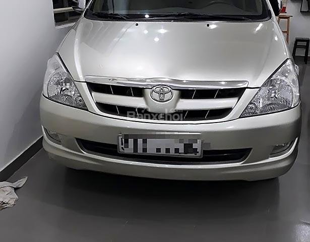 Cần bán gấp Toyota Innova sản xuất 2007, màu ghi vàng 