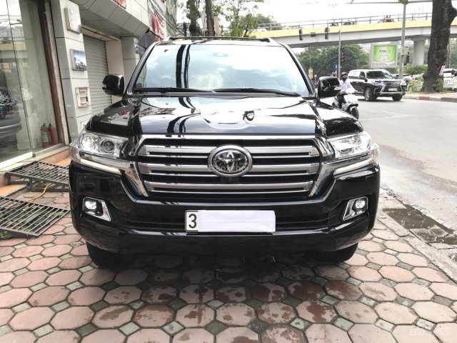 Bán Toyota Land Cruiser V8 5.7 AT đời 2016, màu đen, nhập khẩu Mỹ