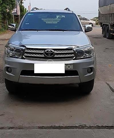 Cần bán gấp Toyota Fortuner năm sản xuất 2009, màu bạc, giá 580tr0