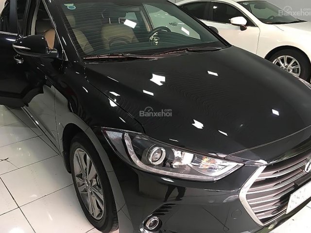 Cần bán Hyundai Elantra năm sản xuất 2017, màu đen