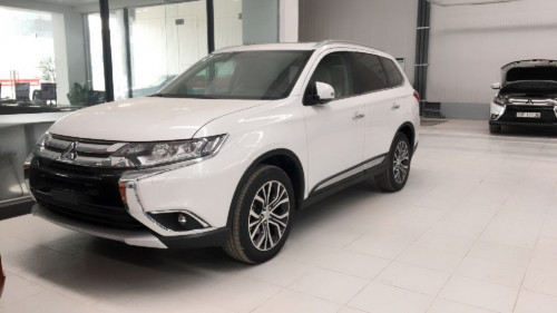 Bán xe Mitsubishi Outlander Sport 2.0 AT năm 2018, màu trắng