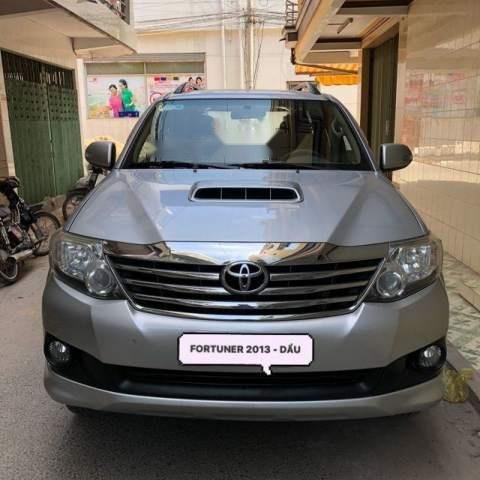 Bán xe Toyota Fortuner đời 2013, màu xám số sàn, 770 triệu