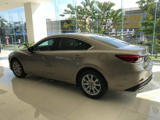 Bán Mazda 6 đời 2017, màu vàng