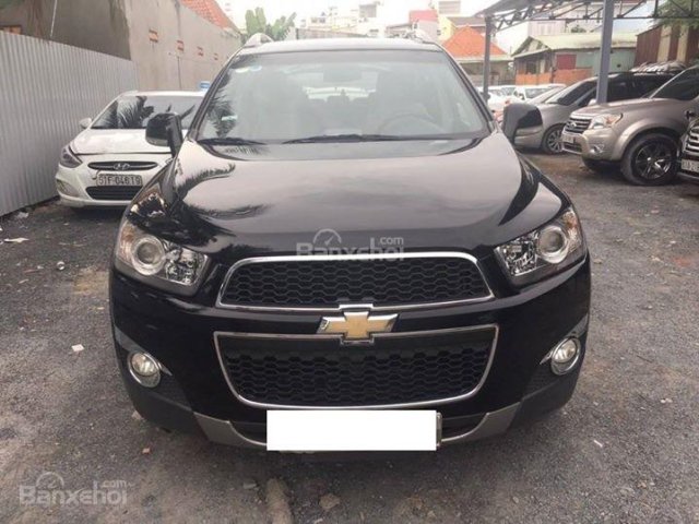 Cần bán nhanh xe Chevrolet Captiva LT 2012 số sàn, màu đen, form mới