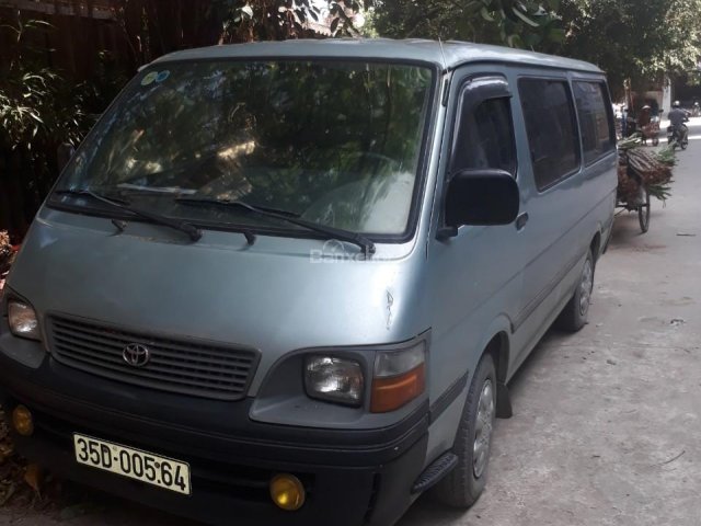 Bán xe Toyota Hiace 2002, màu xám, nhập khẩu