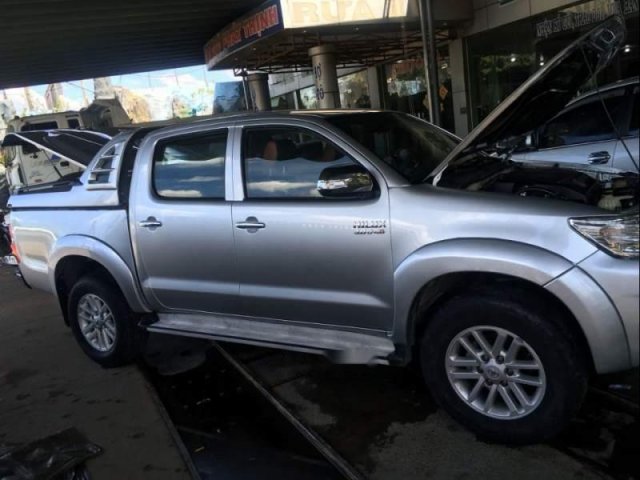 Xe Toyota Hilux năm sản xuất 2012, màu bạc, xe nhập0