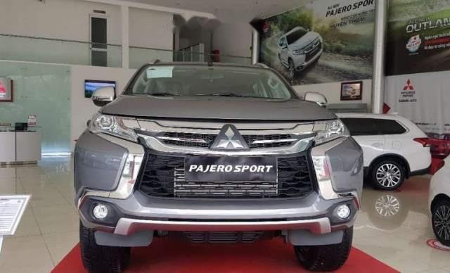 Bán xe Mitsubishi Pajero đời 2018, màu xám, nhập khẩu nguyên chiếc