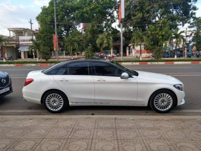 Bán ô tô Mercedes C200 năm sản xuất 2017, màu trắng như mới0