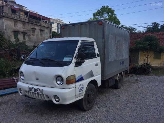 Bán Hyundai Porter sản xuất 2002, màu trắng, nhập khẩu nguyên chiếc, giá chỉ 100 triệu0