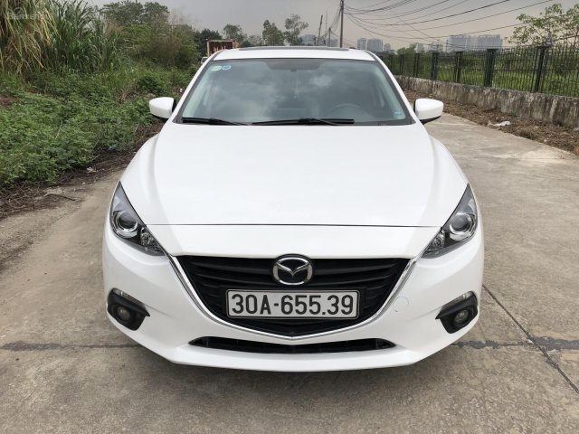 Cần bán xe Mazda 3 sản xuất 2015, màu trắng