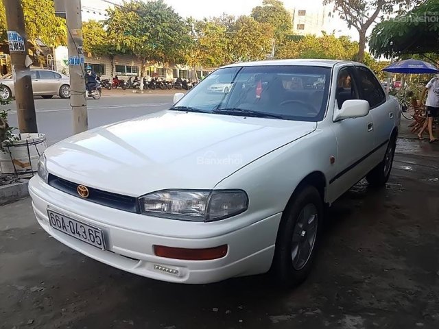 Bán xe Toyota Camry LE đời 1997, màu trắng, nhập khẩu 