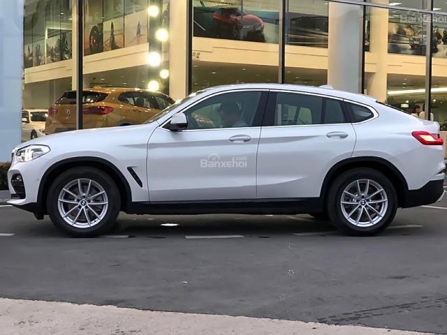 Bán xe BMW X4 xDrive20i sản xuất 2018, màu trắng, nhập khẩu nguyên chiếc