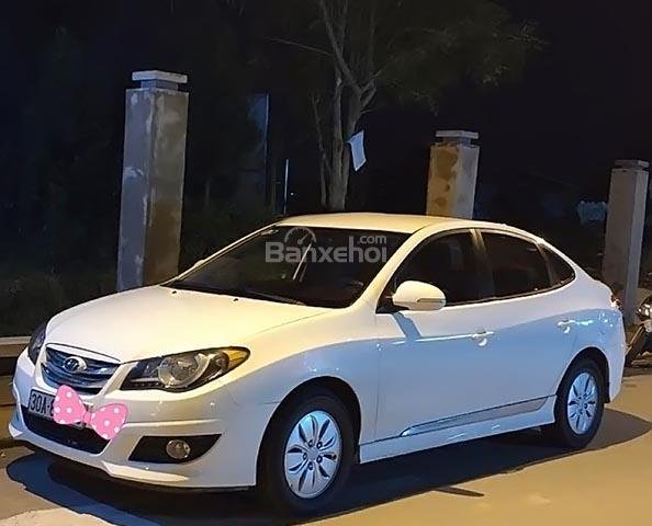 Bán Hyundai Avante 1.6 MT sản xuất năm 2015, màu trắng giá cạnh tranh
