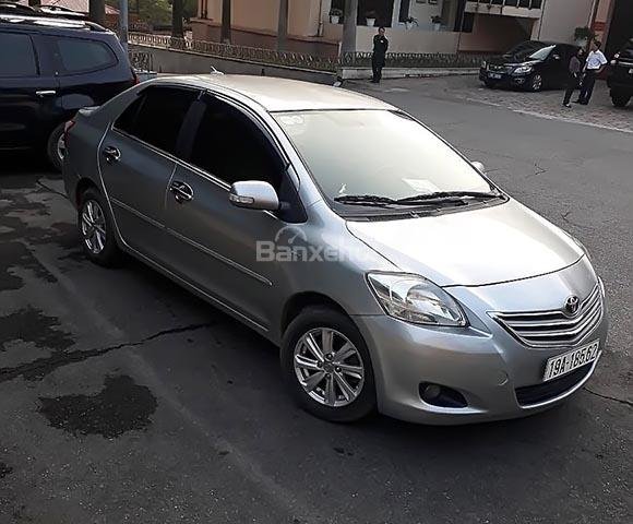 Cần bán gấp Toyota Vios 2010, màu bạc, 250tr