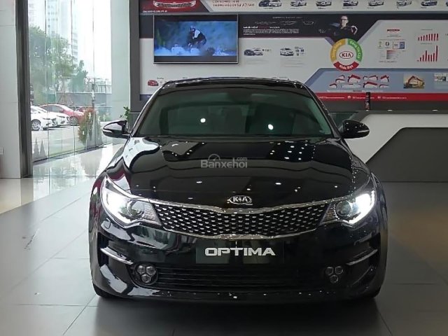 Cần bán xe Kia Optima 2.0 năm sản xuất 2018, màu đen giá cạnh tranh