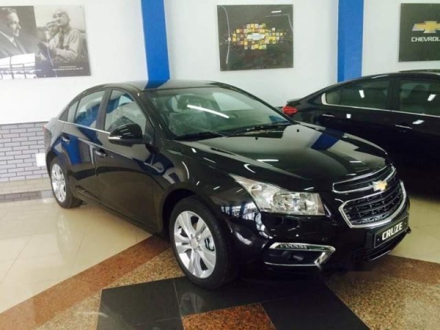 Cần bán xe Chevrolet Cruze 2018, màu đen