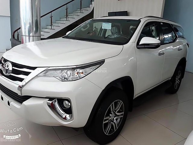 Bán Toyota Fortuner 2.7V 4x2 AT 2018, màu trắng, xe nhập0