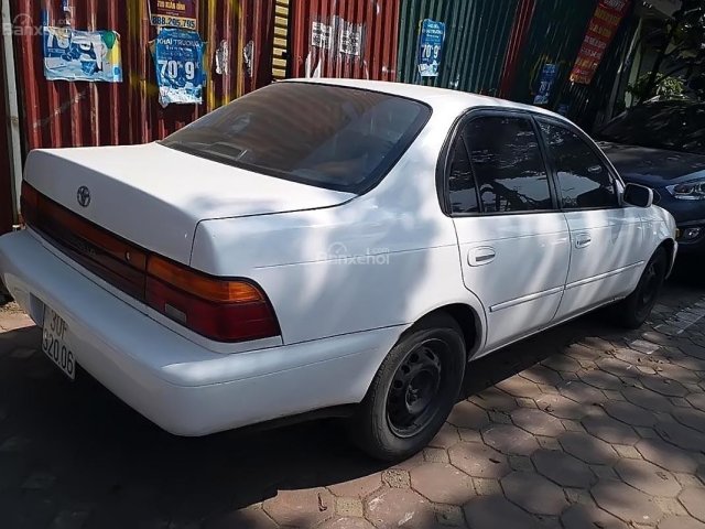 Cần bán xe Toyota Corolla 1.6 AT sản xuất 1993, màu trắng, nhập khẩu nguyên chiếc số tự động