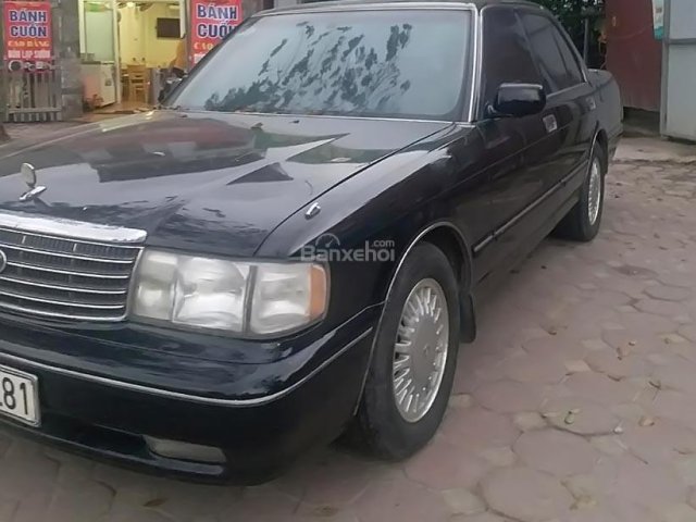 Cần bán xe Toyota Crown Royal Saloon 3.0 AT năm sản xuất 1994, màu đen, xe nhập