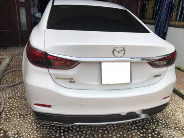 Bán xe Mazda 6 2.5 Premium năm 2018, màu trắng