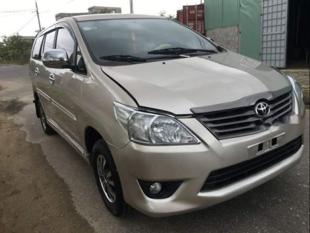 Cần bán gấp Toyota Innova năm 2012, màu kem (be) như mới