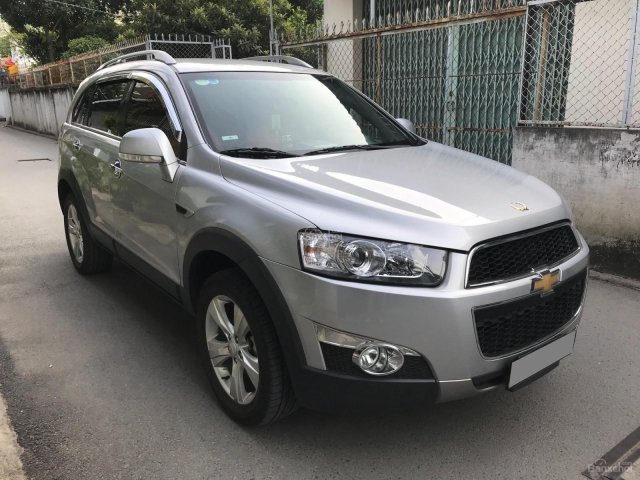 Cần bán xe Chevrolet Captiva 2014 LT số sàn màu bạc