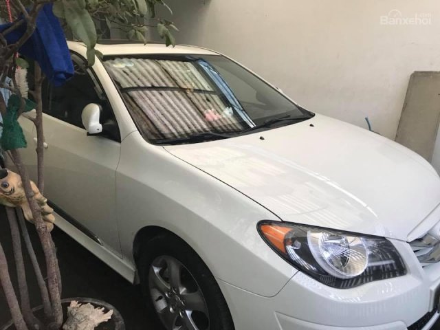 Bán xe Hyundai Avante 2.0 sản xuất 2014, màu trắng giá cạnh tranh