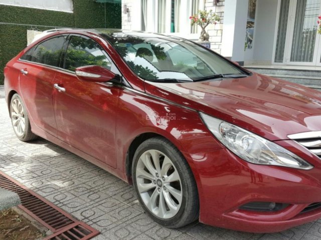 Bán Hyundai Sonata 2.0AT màu đỏ đô nhập Hàn Quốc 2011 biển Sài Gòn