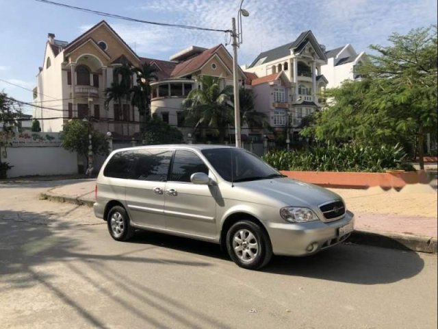 Bán Kia Carnival đời 2009, màu bạc, giá 305tr