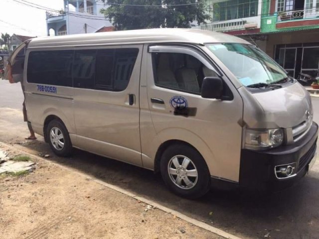 Bán Toyota Hiace năm 2006, màu bạc, nhập khẩu