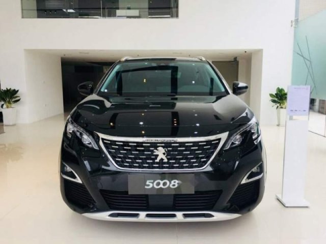 Cần bán Peugeot 5008 đời 2019, màu đen