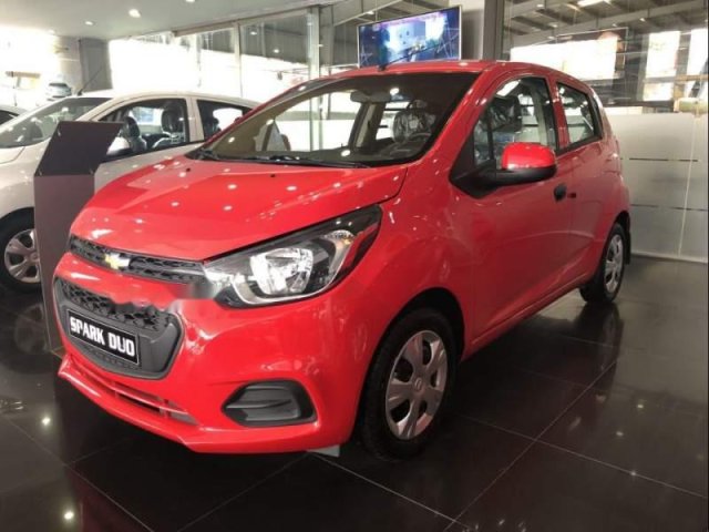 Bán Chevrolet Spark Duo sản xuất năm 2018, màu đỏ, mới 100%