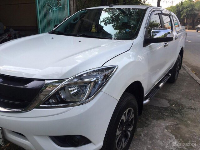 Bán Mazda BT 50 AT nhập khẩu, full option, đời 2017, xe gia đình như xe mới, màu trắng