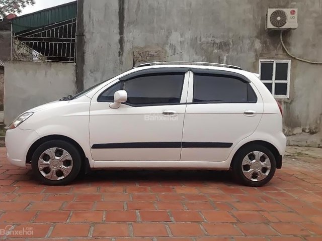 Bán xe Chevrolet Spark LT 0.8 MT sản xuất năm 2011, màu trắng, số sàn