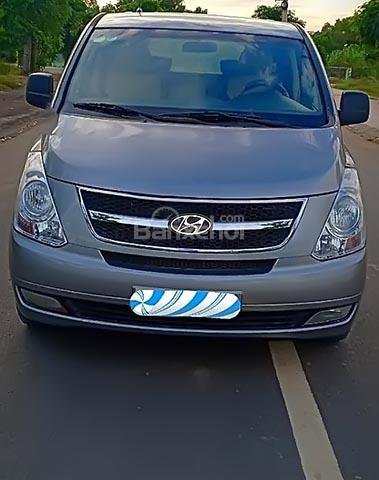 Bán Hyundai Starex sản xuất năm 2012, nhập khẩu nguyên chiếc, giá tốt