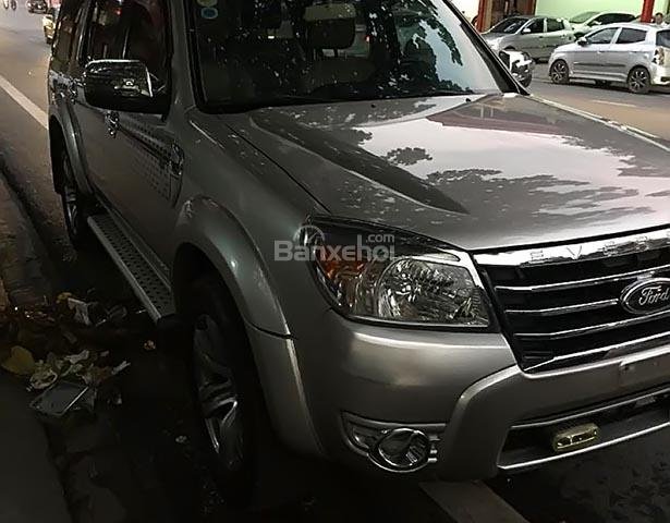 Cần bán lại xe Ford Everest 2.5L 4x2 MT 2011, màu bạc  