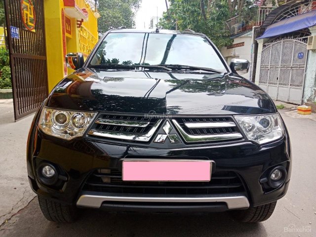 Bán xe Mitsubishi Pajero 2016 số sàn, máy dầu, màu đen vip