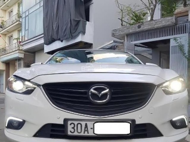 Cần bán Mazda 6 2.0 AT đời 2015, màu trắng, giá chỉ 738 triệu