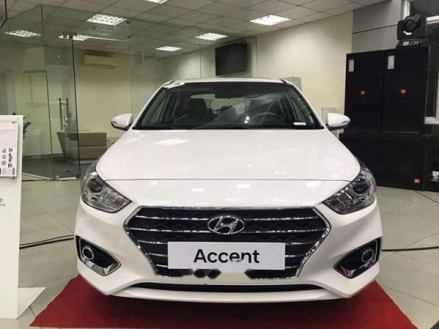 Bán ô tô Hyundai Accent 1.4AT năm 2018, xe hoàn toàn mới