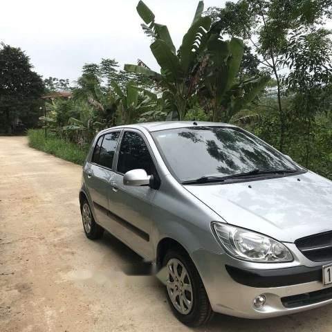 Cần bán Hyundai Getz MT sản xuất 2009, màu bạc, xe nhập, 2 đèn trần