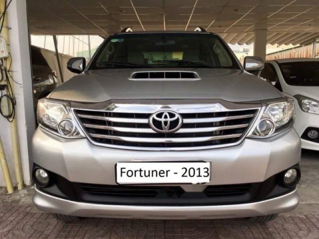 Cần Bán Toyota Fortuner máy dầu, màu bạc 2013, chạy 89000km