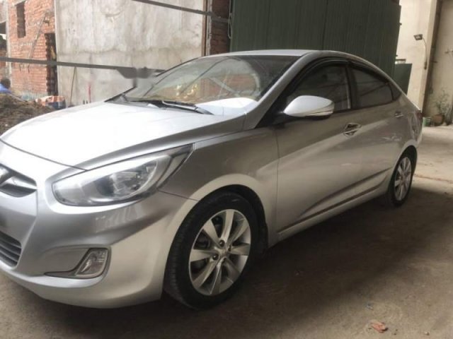 Cần bán Hyundai Accent AT 2012, xe đẹp keng